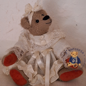 ANNABELLE EN DENTELLES