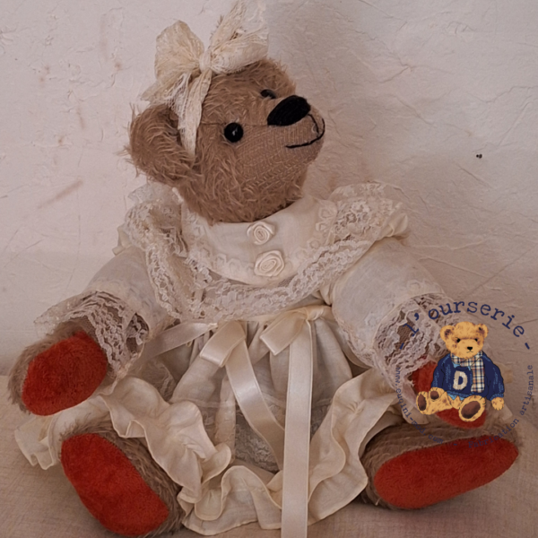 ANNABELLE EN DENTELLES