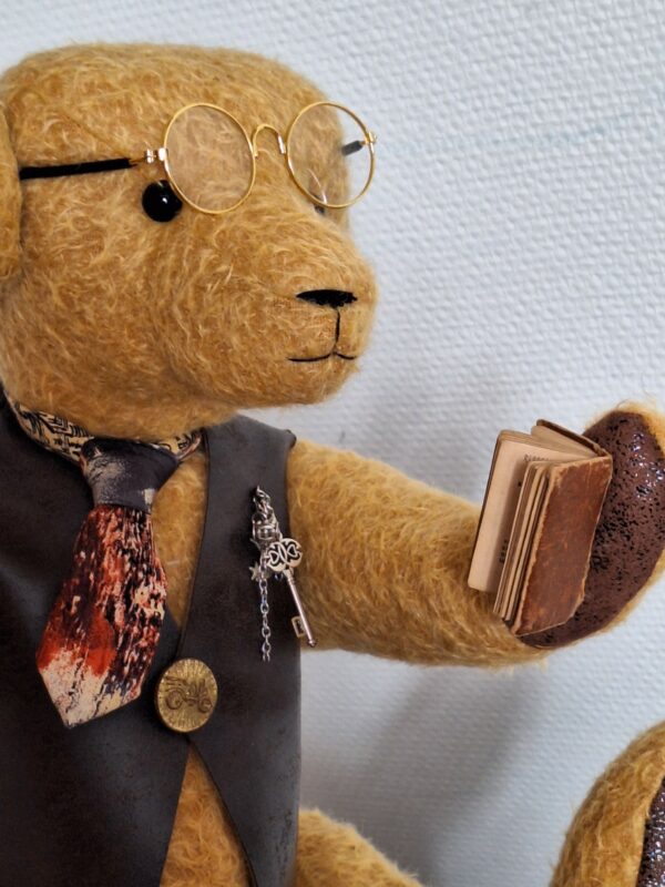 ARTHUR EN PLEINE LECTURE – Image 3