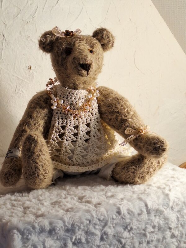 LILOU ET SES BIJOUX