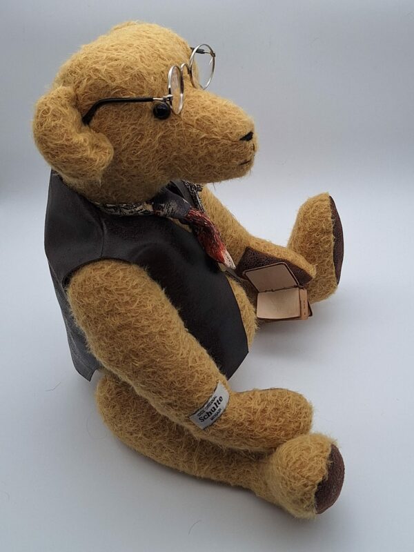 ARTHUR EN PLEINE LECTURE – Image 2