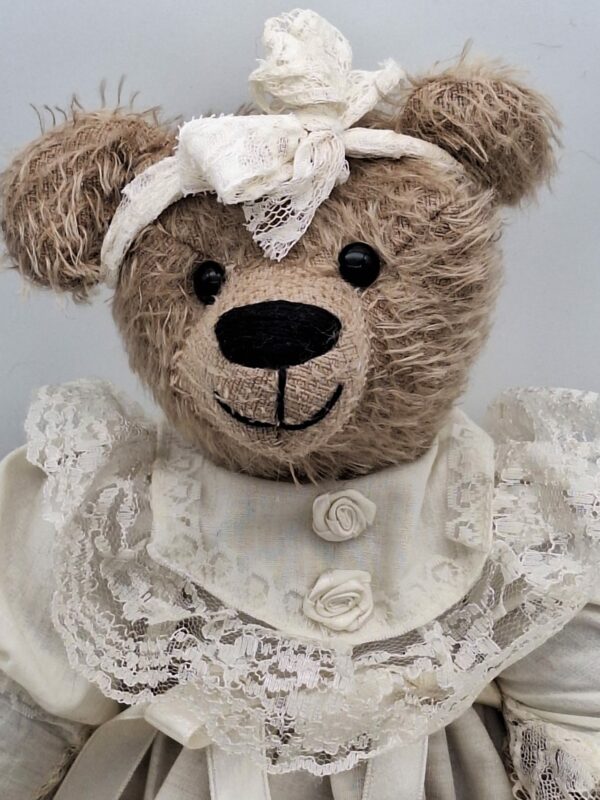 ANNABELLE EN DENTELLES – Image 2